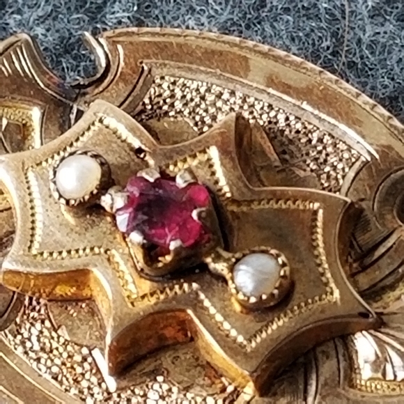 Antique 14k gold brooch solid 1800s Victorian pin yellow engraved - Picture 12 of 12